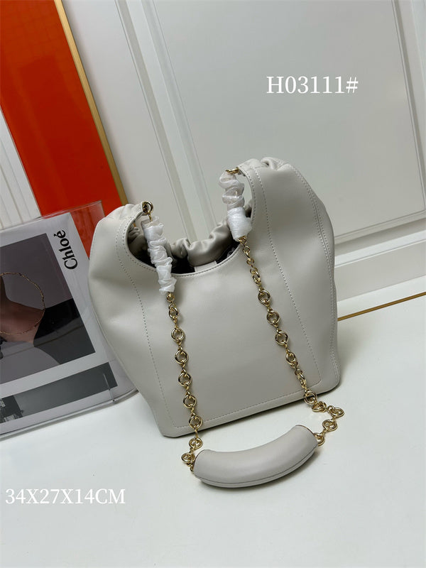 Ziva's Charm handbag – close-up view (34cm*27cm*14cm)