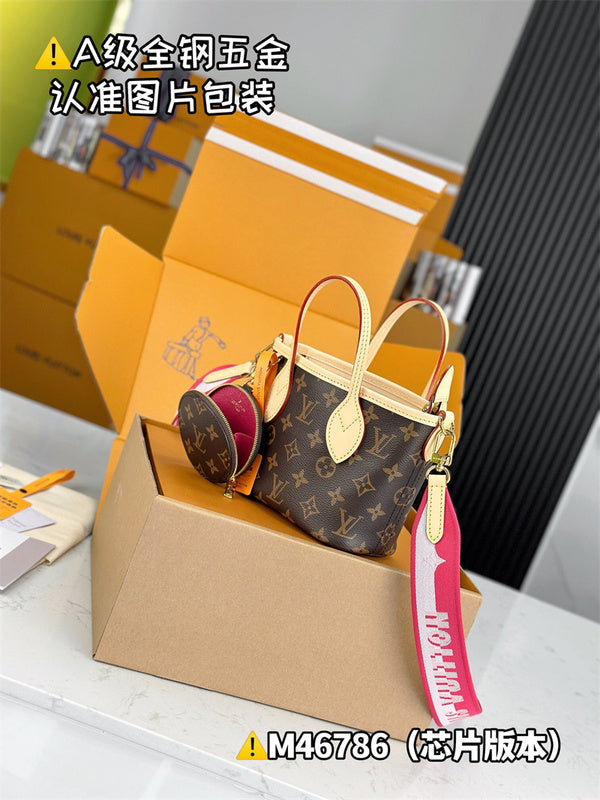  Contemporary tote bag front view 7