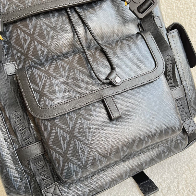Styled lifestyle shot of structured polished women's handbag – women's everyday handbag