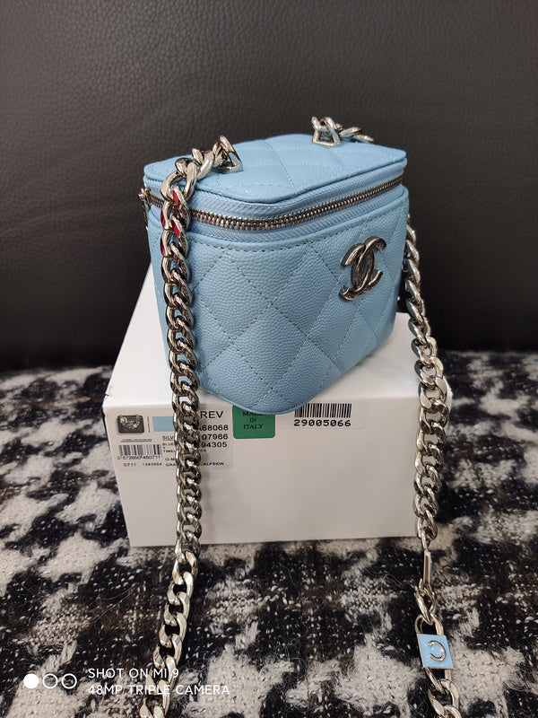  women's handbag, versatile design, view 3
