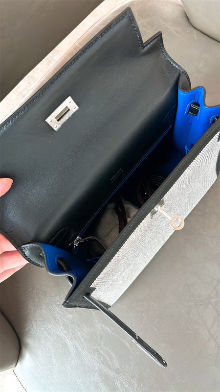  crossbody bag interior and compartment view 15
