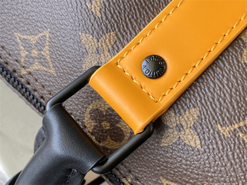  everyday bag interior and compartment view 9