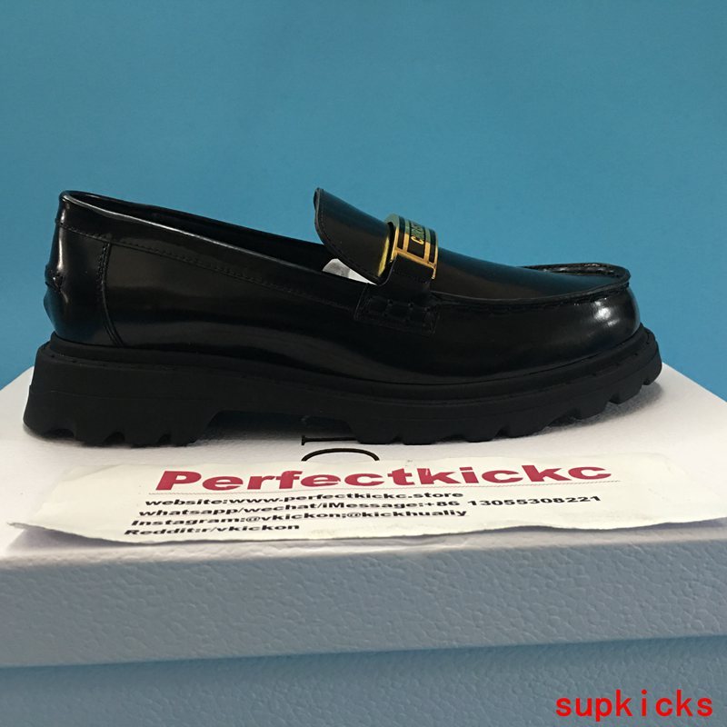 Dior shoes Style 024 - sole and craftsmanship detail