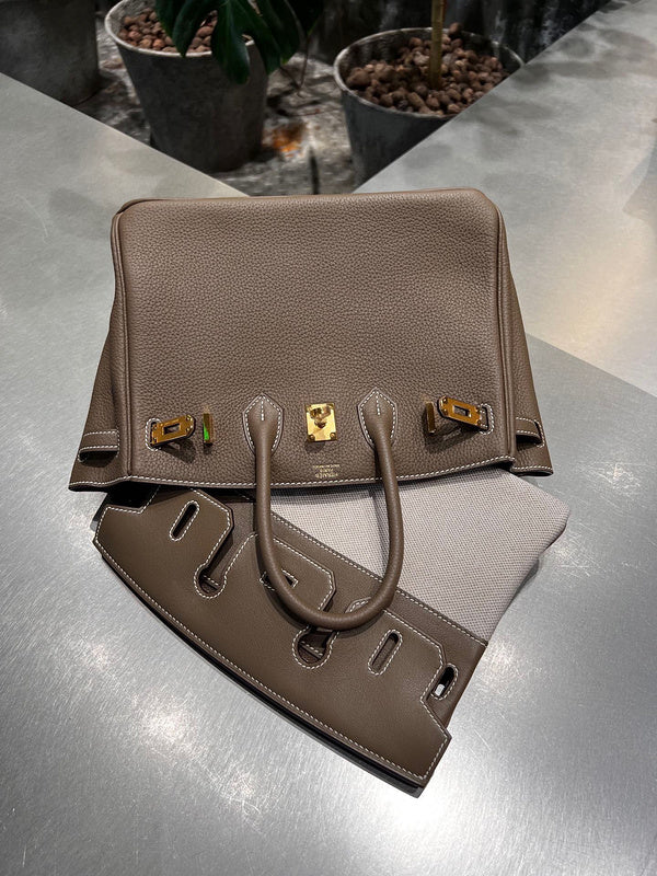 Everyday-Ready handbag styled for everyday wear