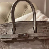  Refined shopper bag front view 7