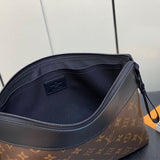  everyday crossbody bag styled with outfit 12