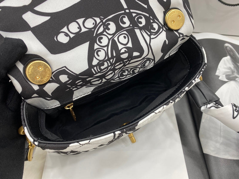  women's handbag, mid design, view 9