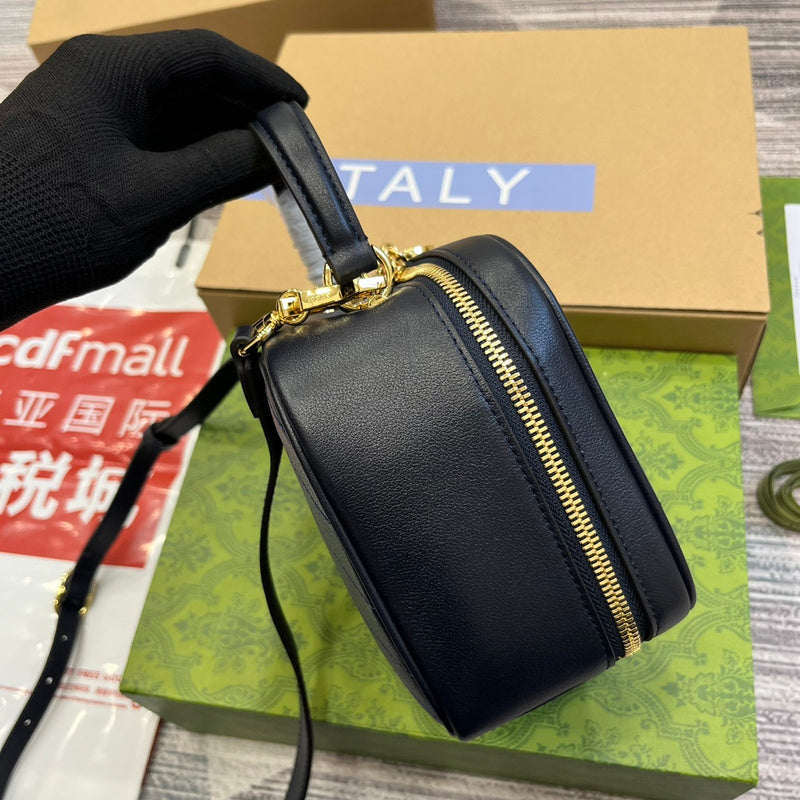 Side profile of modern classic women's handbag – women's luxury accessory
