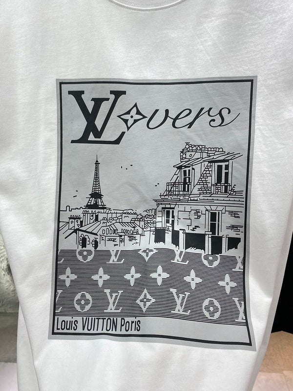 Full styled look of Louis Vuitton cotton t-shirt with runway-inspired design
