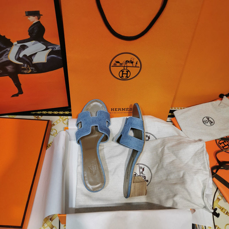 Hermes sandals Style 010 - sole and craftsmanship detail