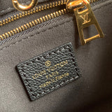  handbag close-up of hardware and finish