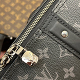  everyday bag close-up of hardware and finish