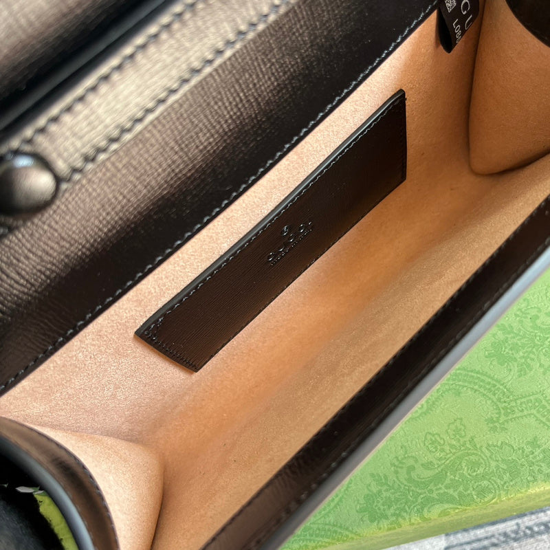 Close-up detail of modern structured women's handbag – women's designer-style accessory
