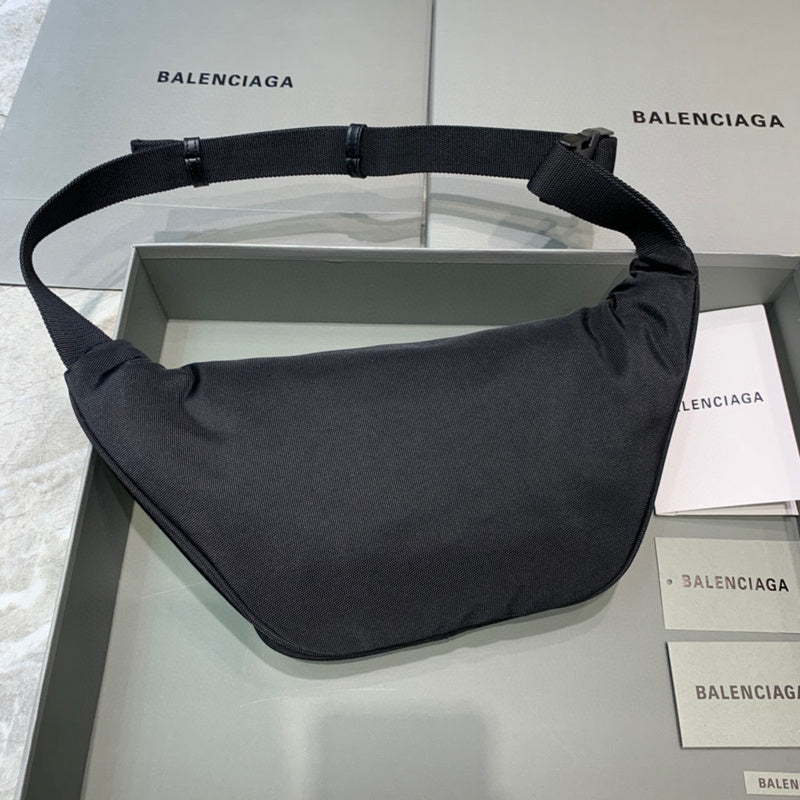 Zivas Charm Sleek Silhouette Statement Handbag (Timeless Wardrobe Addition) – Detail View