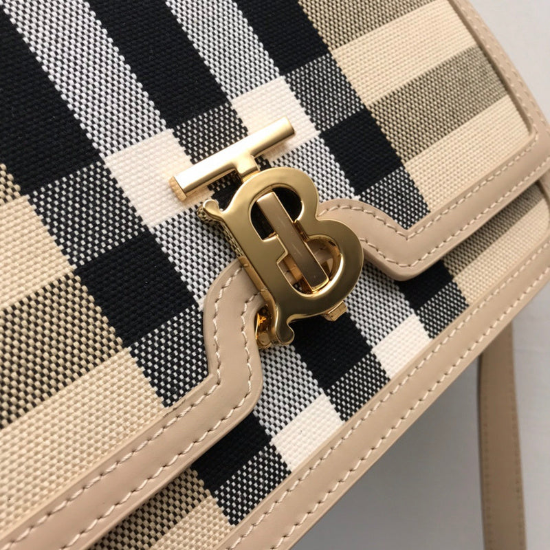 Ziva's Charm handbag – close-up view (one versatile size)