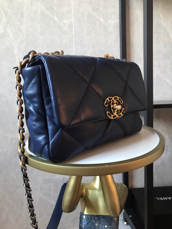  women's handbag, mid design, view 5