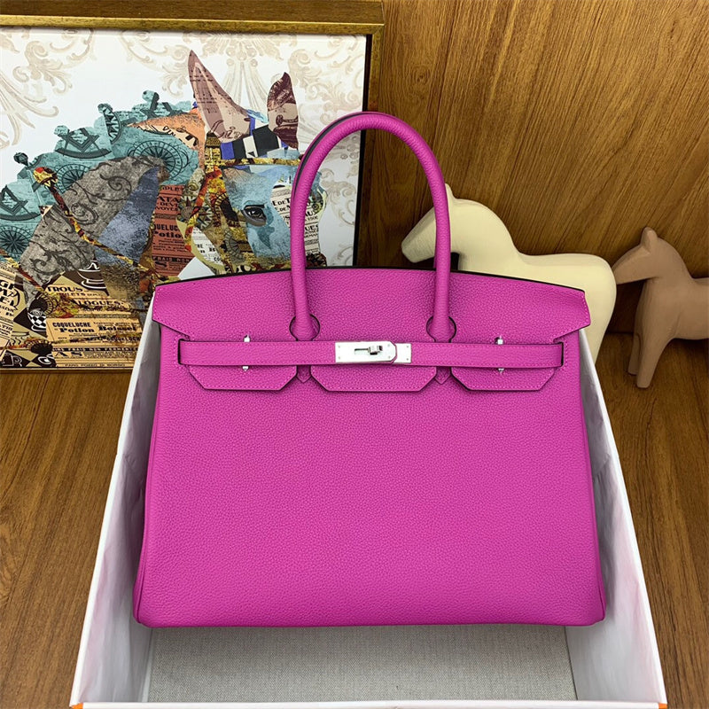  elegant everyday bag detail view showing craftsmanship 8