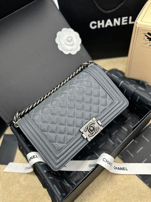 Zivas Charm Versatile Design Designer Handbag (Premium Everyday Carry) – Close-Up Detail