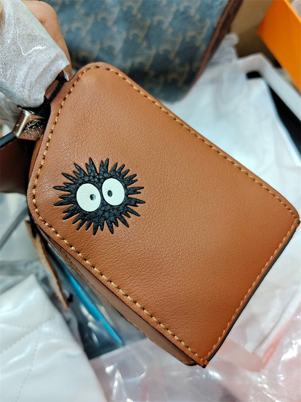 Ziva's Charm handbag – lifestyle view (Standard Size)