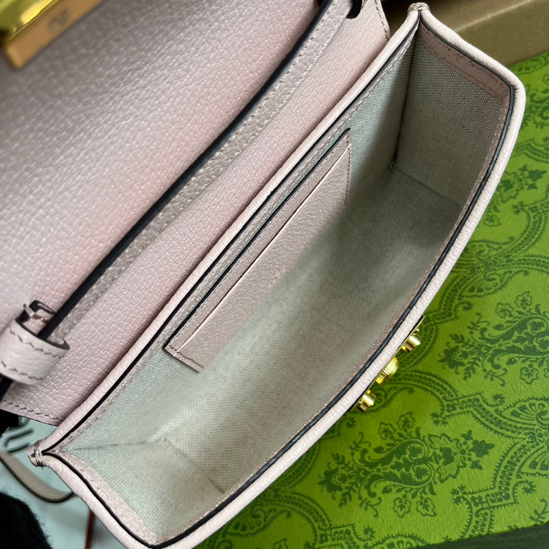 Side profile of statement everyday-luxe women's handbag – women's premium purse