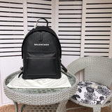 Front view of classic chic women's handbag – women's everyday handbag