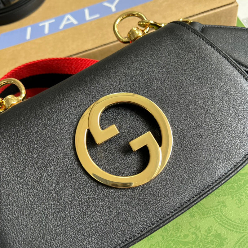 Styled lifestyle shot of elevated sleek women's handbag – women's everyday handbag