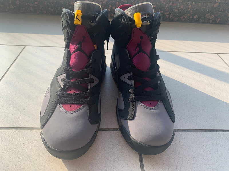Nike Men's & Women's Designer Lifestyle Shoes — Style 188 hardware detail