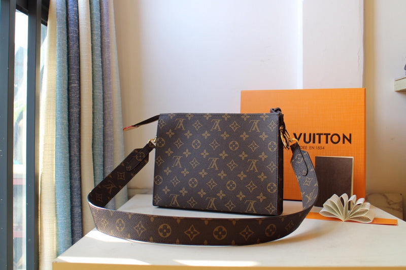 Back view of chic premium women's handbag – women's luxury handbag