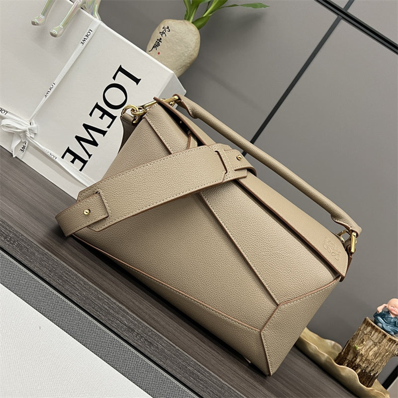  shoulder bag interior and compartment view 33