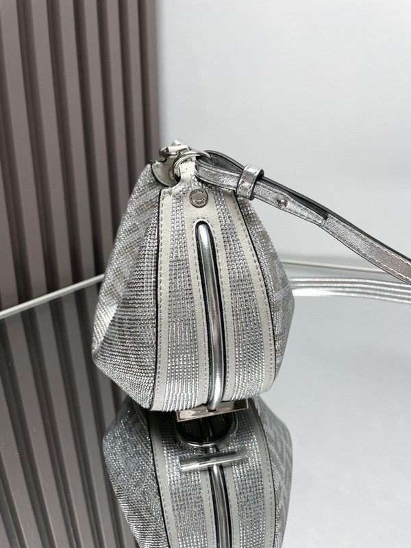 Ziva's Charm handbag – close-up view (Standard Size)