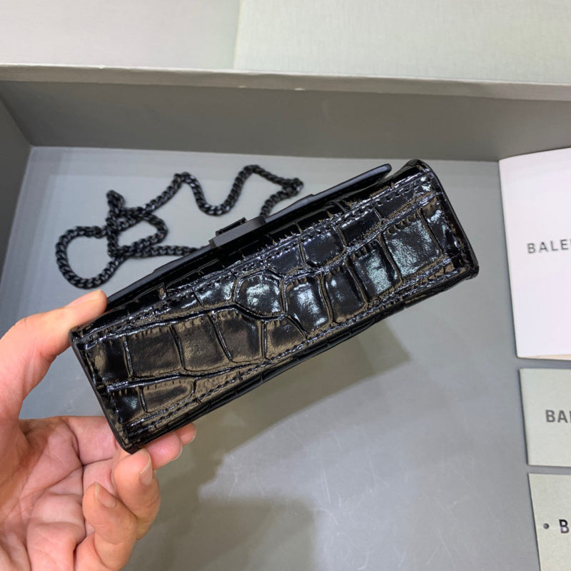Structured Premium PU Leather Handbag - Polished Finish | Women's Designer-Inspired Purse #501 - hardware and detail close-up (image 5) of designer-inspired handbag