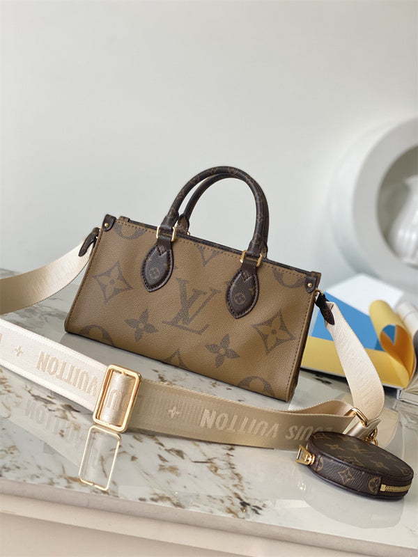  Smart structured bag carried on shoulder