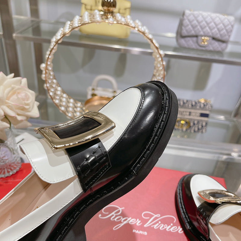 Close-up detail view of Roger Vivier luxury piece style No.076