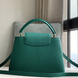  structured bag interior and compartment view 39