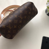 Close-up detail of statement refined women's handbag – women's everyday handbag