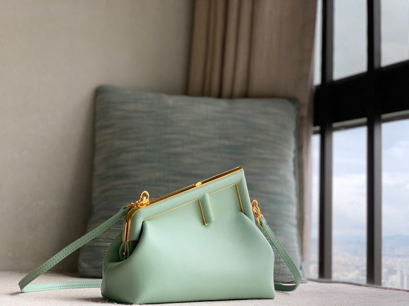 Ziva's Charm handbag – detail view (26cm*9.5cm*18cm)