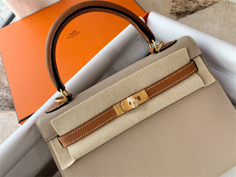 Interior view of effortless premium bag