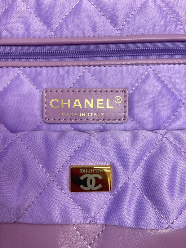  spacious purse view 10