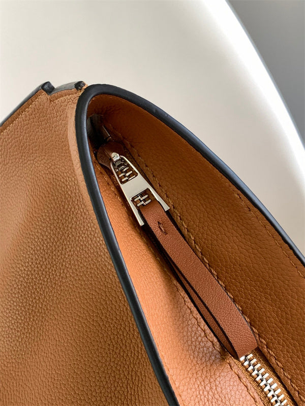 Ziva's Charm handbag – angled view (47cm*25cm*17cm)