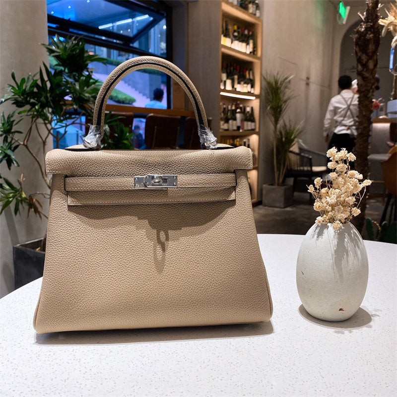 Streamlined bag women's premium everyday handbag