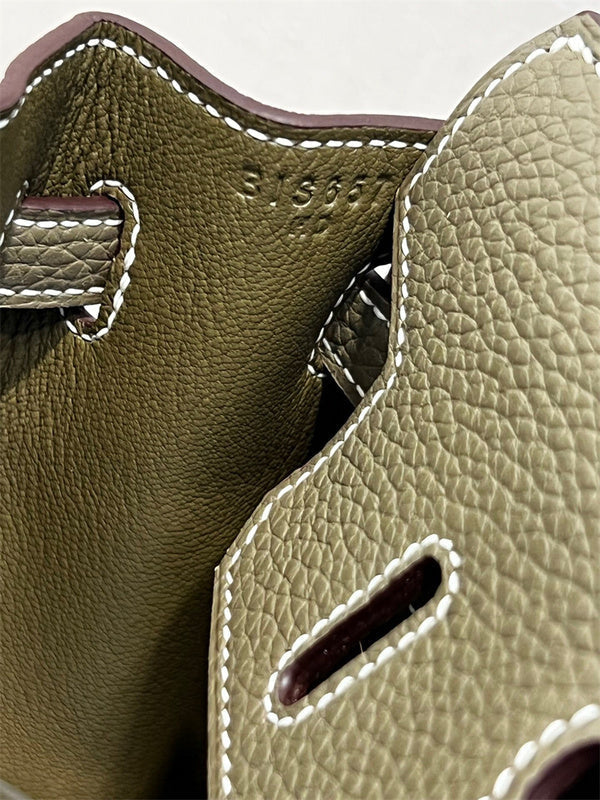  smart carryall bag styled with outfit