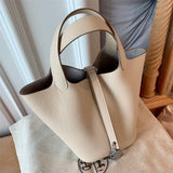  effortless carryall bag styled with outfit 12
