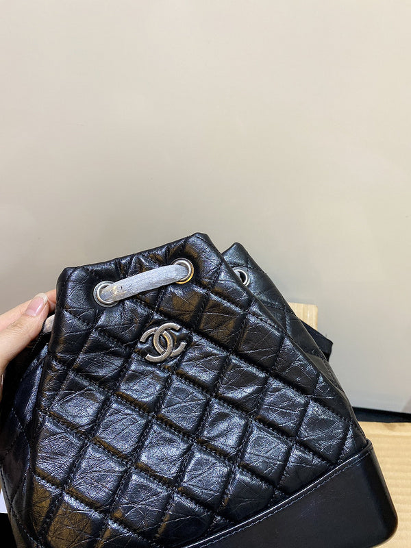  women's handbag, versatile design, view 3
