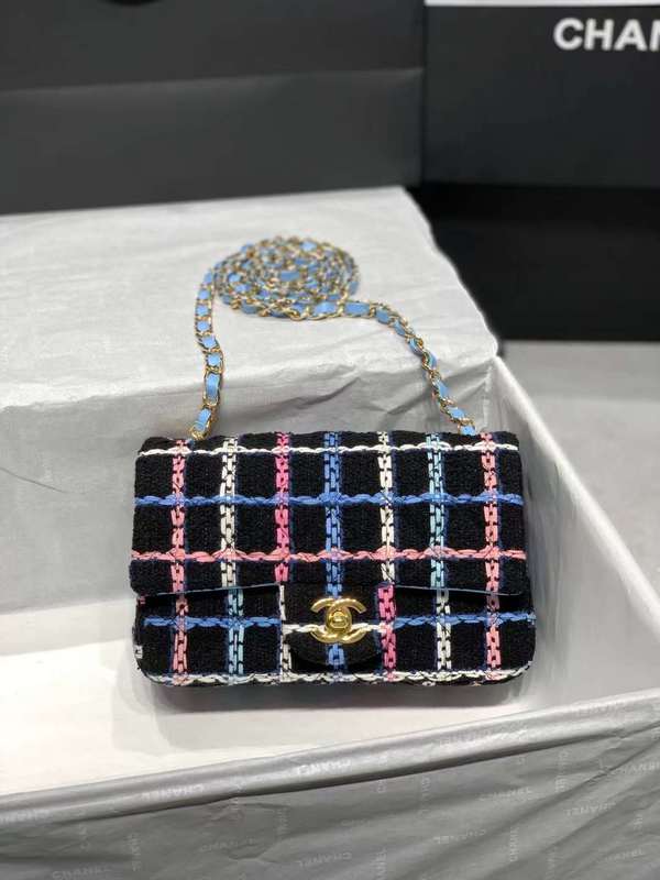 Zivas Charm Signature Style Luxury Handbag (Effortless Style Upgrade) – Detail View