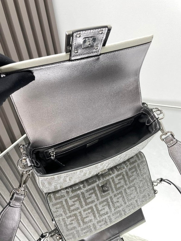 Ziva's Charm handbag – product shot (26cm*15cm*5cm)