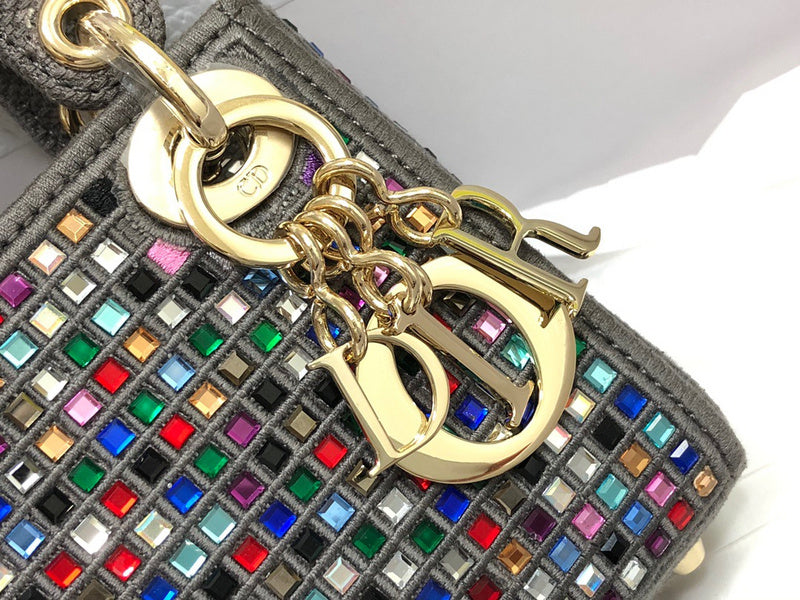 Handle and strap detail of elevated everyday-luxe women's handbag – women's premium purse