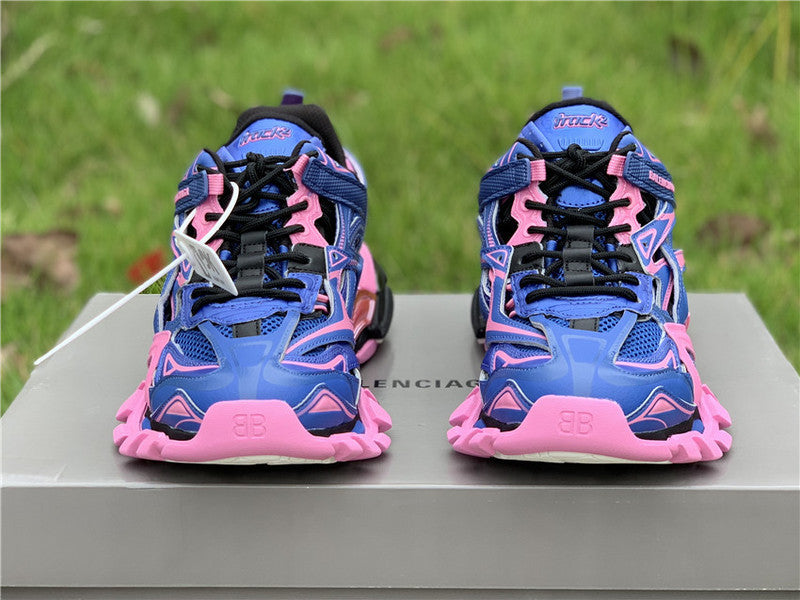 Balenciaga shoes Style 403 - close-up of elevated everyday design