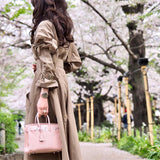  Chic carryall bag carried on shoulder