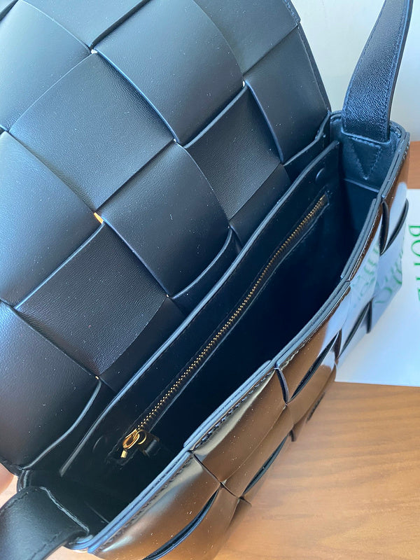 Chic Faux Leather Handbag - Chic Everyday Appeal | Women's Luxury Handbag #1636 - alternate angle view (image 8) of designer-inspired handbag