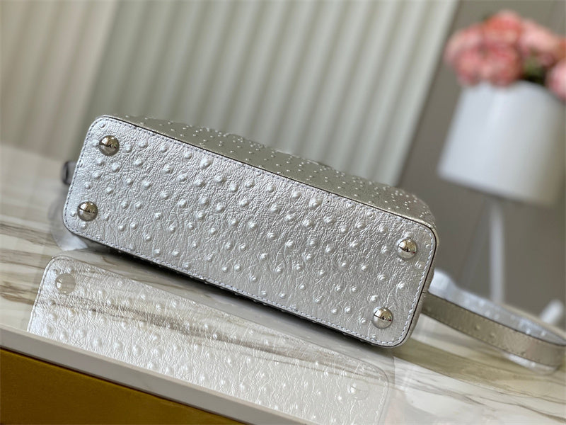  minimalist handbag styled with outfit 18